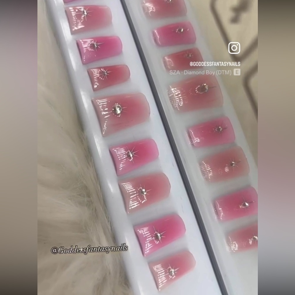 Pink Ombre Press-On Nails with Rhinestones